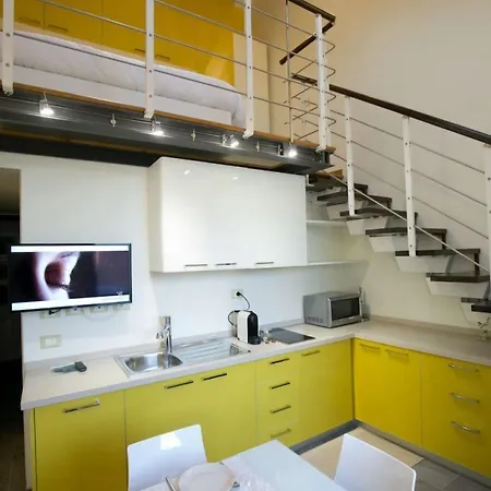 Versoverde Alzaia Naviglio Grande 4* Milánó