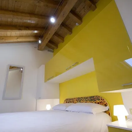 Versoverde Alzaia Naviglio Grande Aparthotel 2*